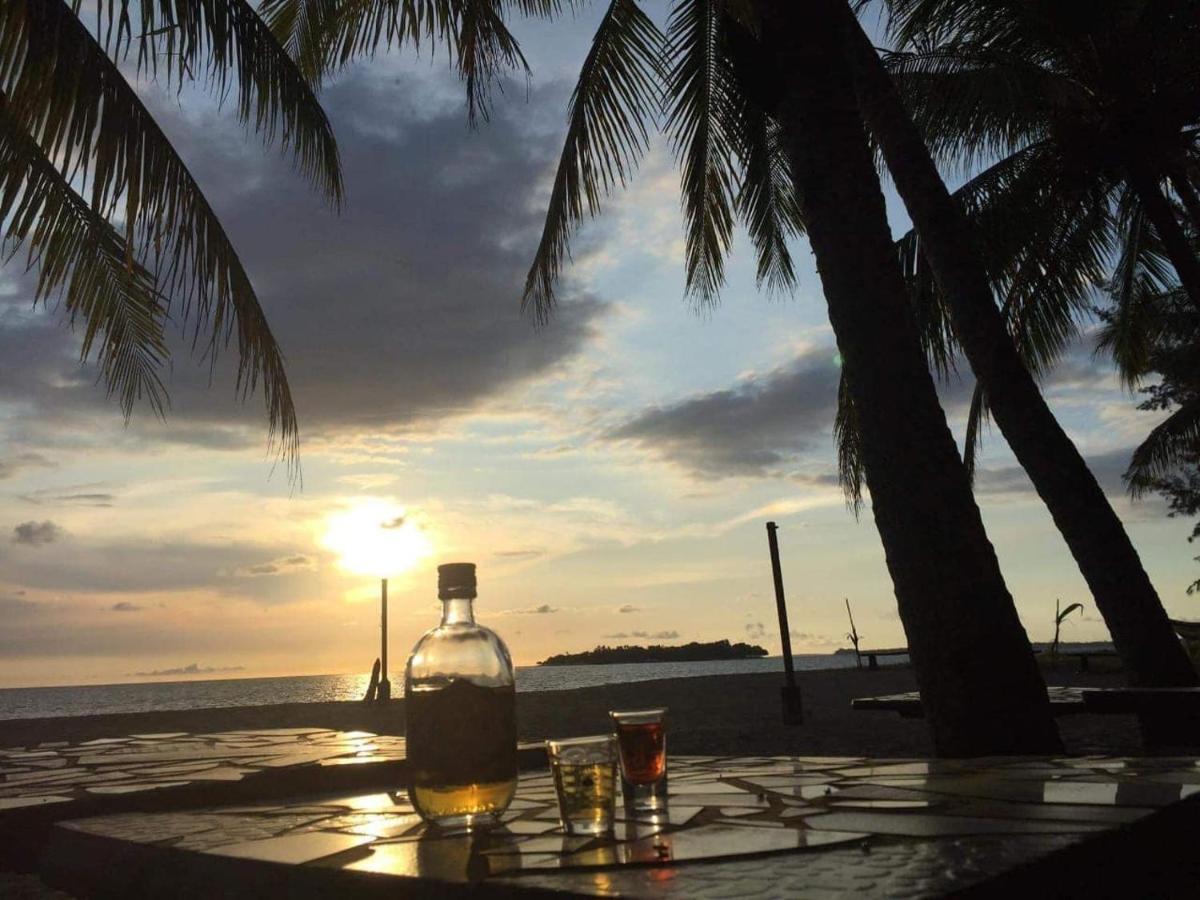 Sunbloom Beachfront Hotel And Restaurant Zambales Sinabacan Ngoại thất bức ảnh
