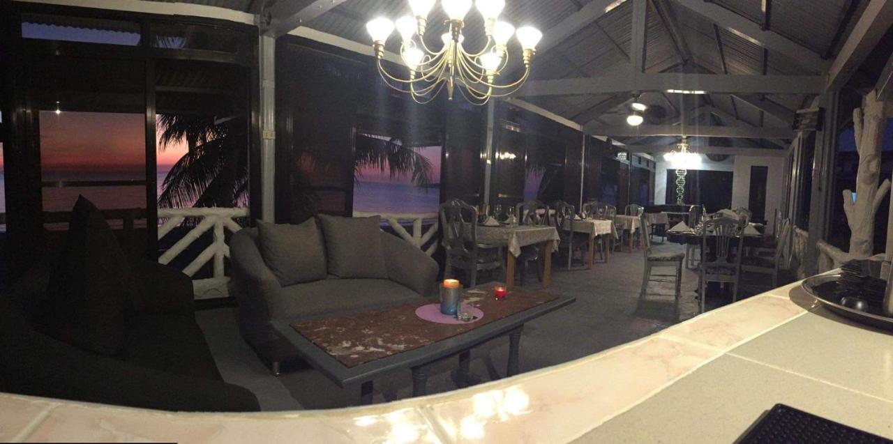 Sunbloom Beachfront Hotel And Restaurant Zambales Sinabacan Ngoại thất bức ảnh