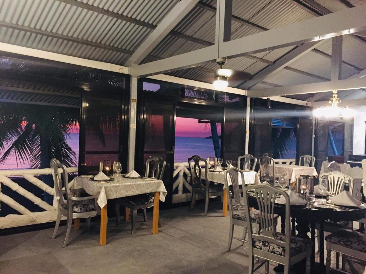 Sunbloom Beachfront Hotel And Restaurant Zambales Sinabacan Ngoại thất bức ảnh