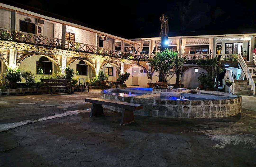Sunbloom Beachfront Hotel And Restaurant Zambales Sinabacan Ngoại thất bức ảnh